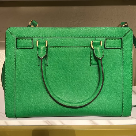 Authentic Michael Kors bright green handbag/satchel. - Picture 2 of 4